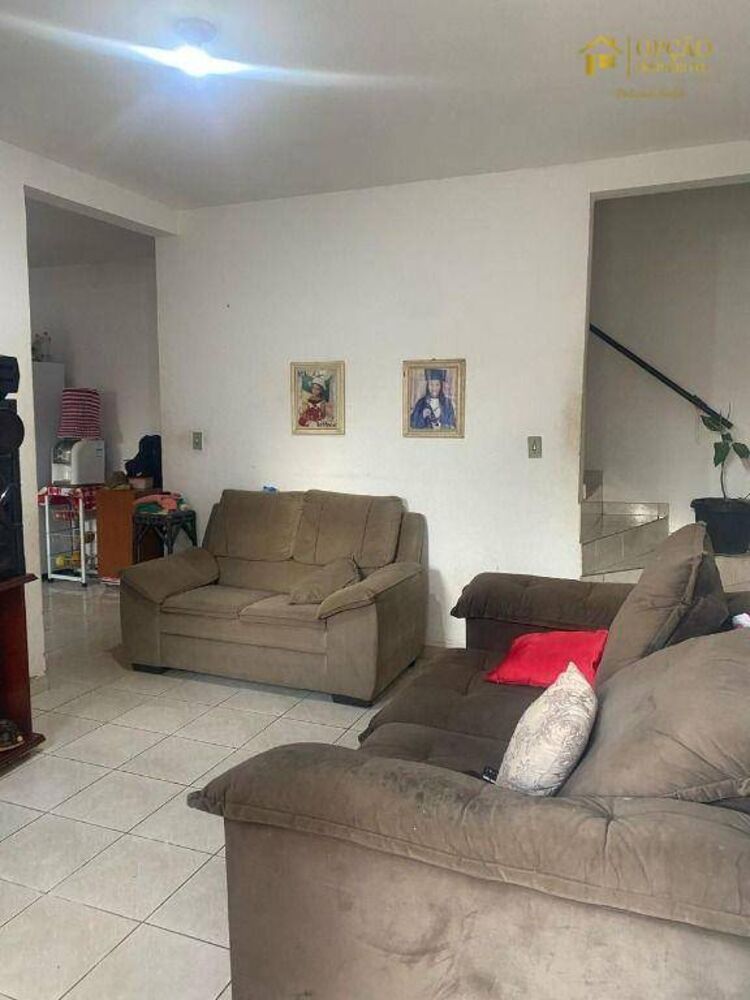 Casa à venda com 2 quartos, 90m² - Foto 1