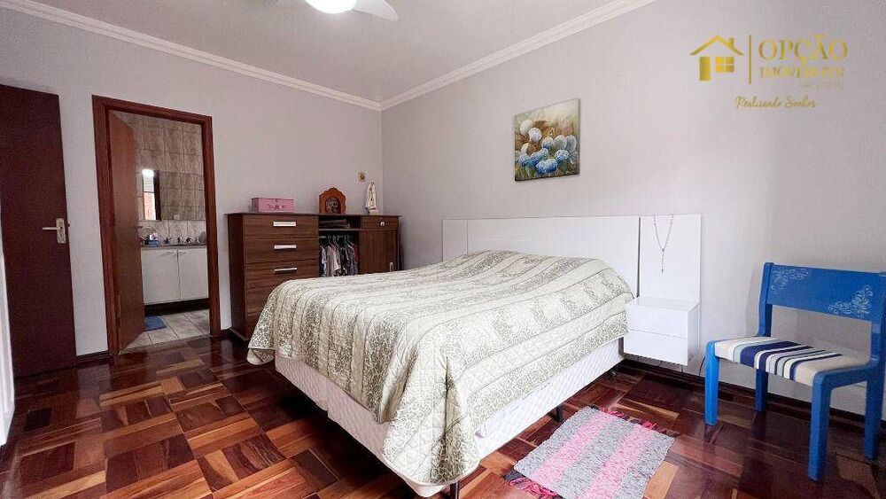 Casa, 3 quartos, 229 m² - Foto 2