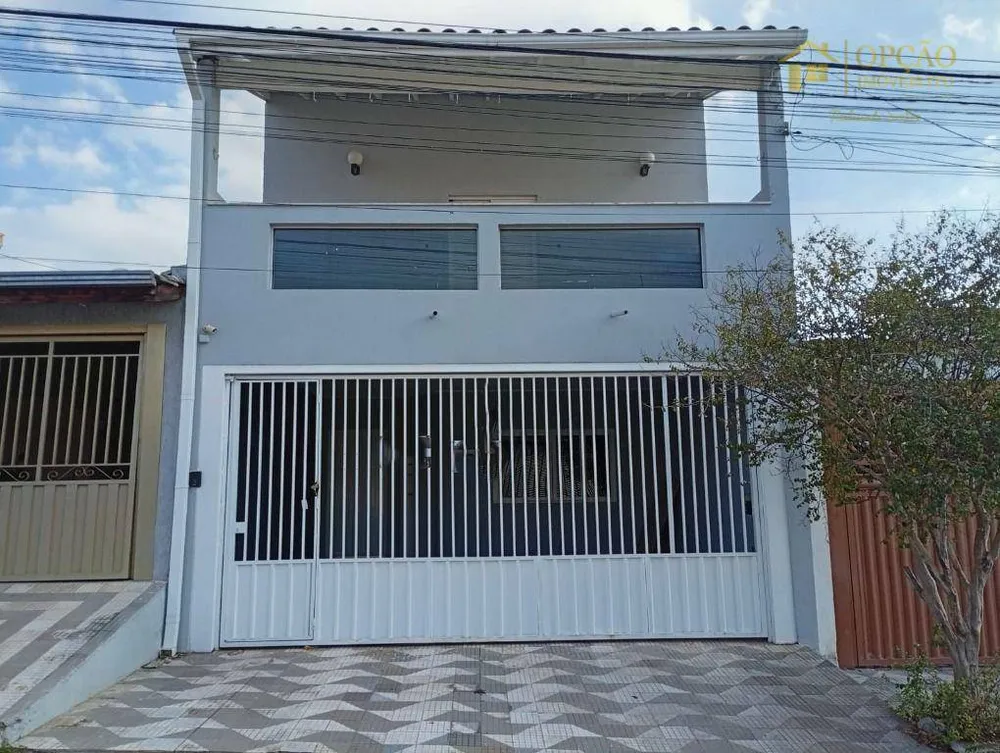 Casa, 3 quartos, 240 m² - Foto 1