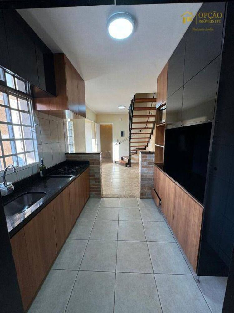 Casa, 5 quartos, 250 m² - Foto 1
