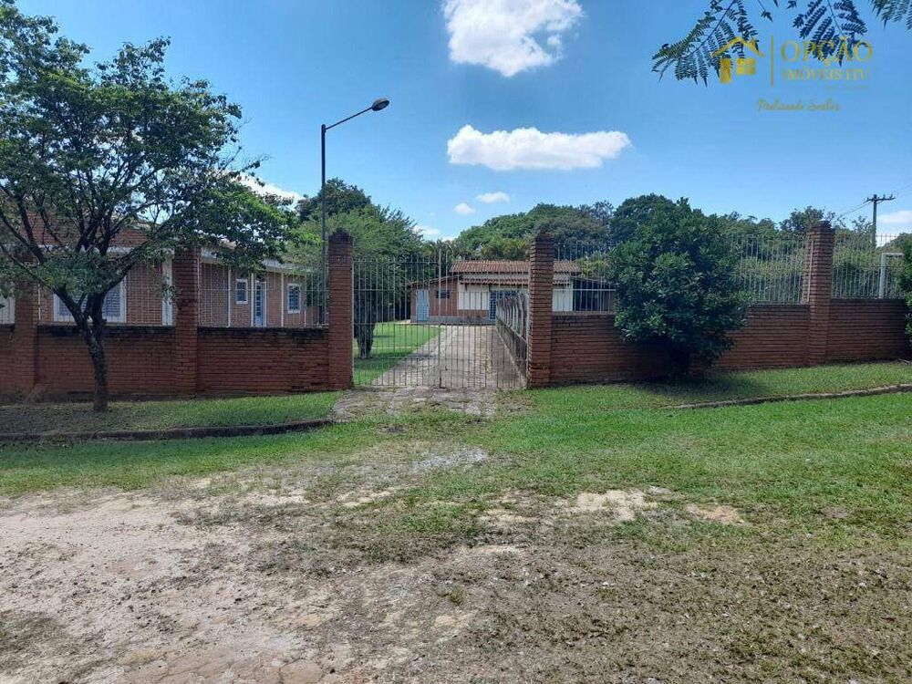 Chácara à venda com 1 quarto, 180m² - Foto 2