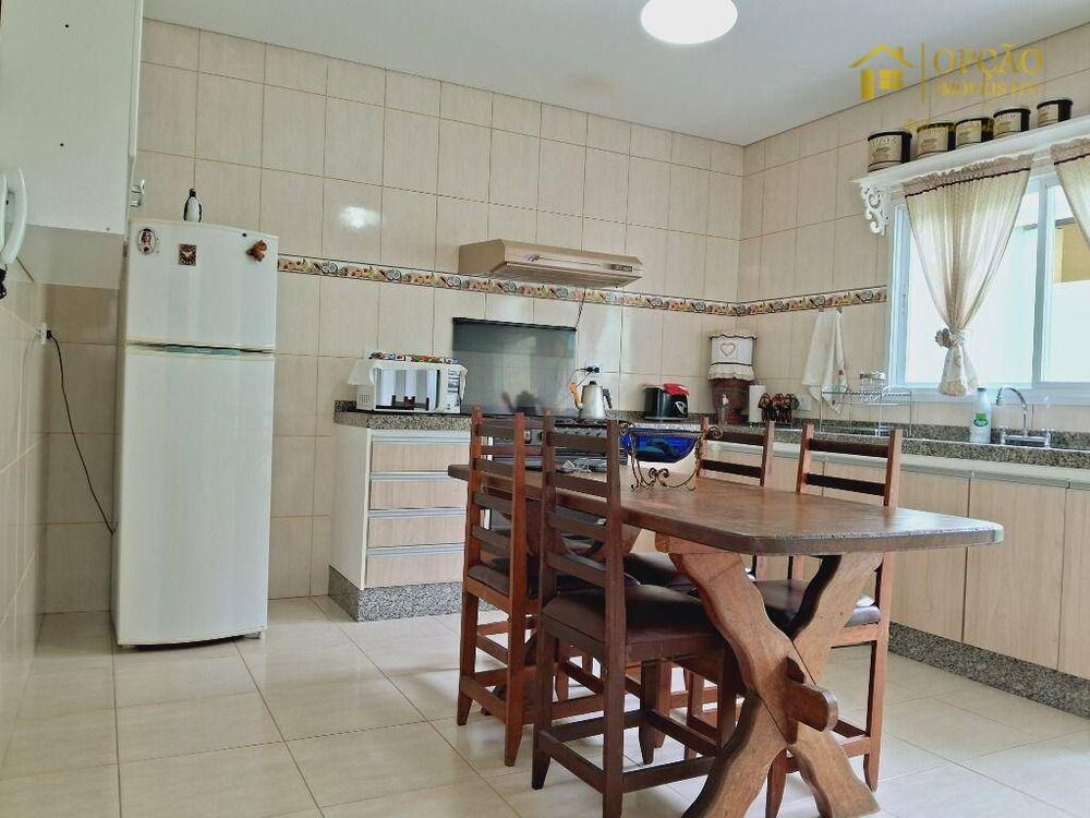 Casa, 3 quartos, 207 m² - Foto 3