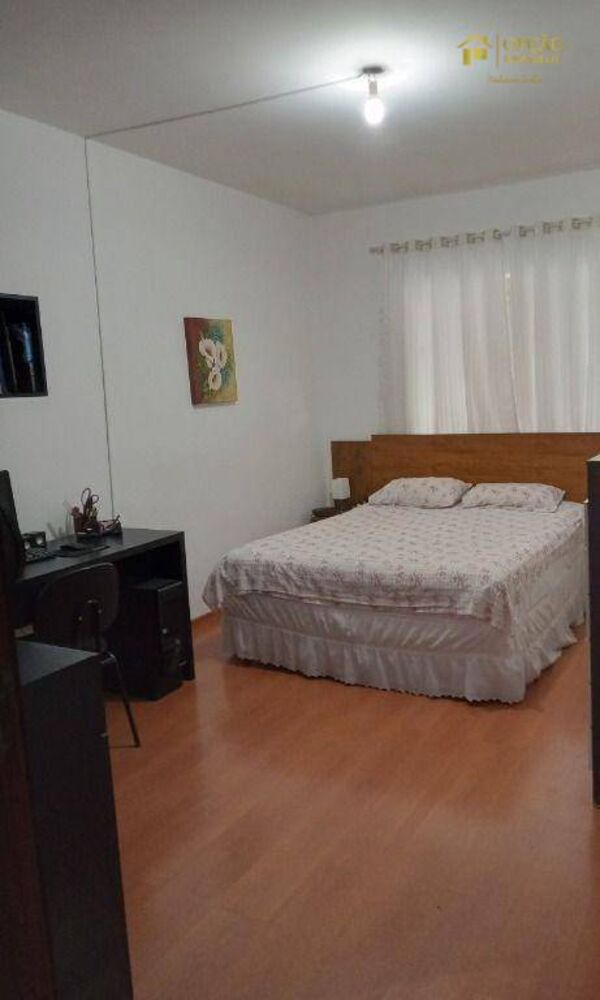 Casa, 4 quartos, 304 m² - Foto 2