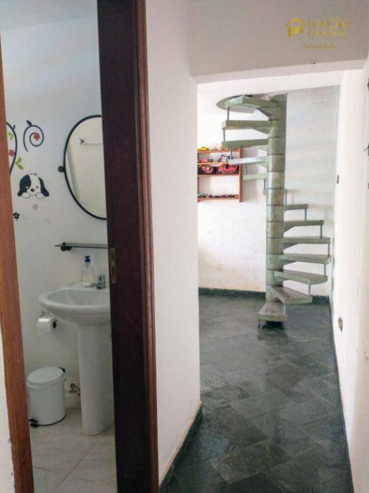 Casa, 2 quartos, 224 m² - Foto 4