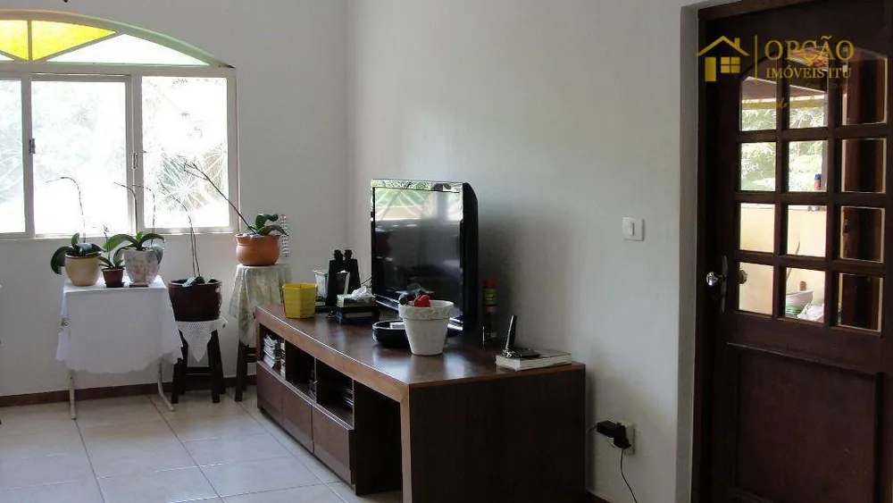 Chácara, 3 quartos, 2636 m² - Foto 2
