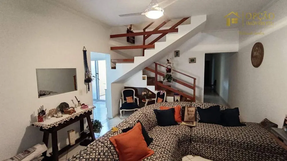 Casa, 3 quartos, 194 m² - Foto 2