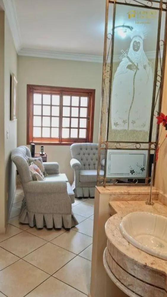 Casa, 4 quartos, 290 m² - Foto 2