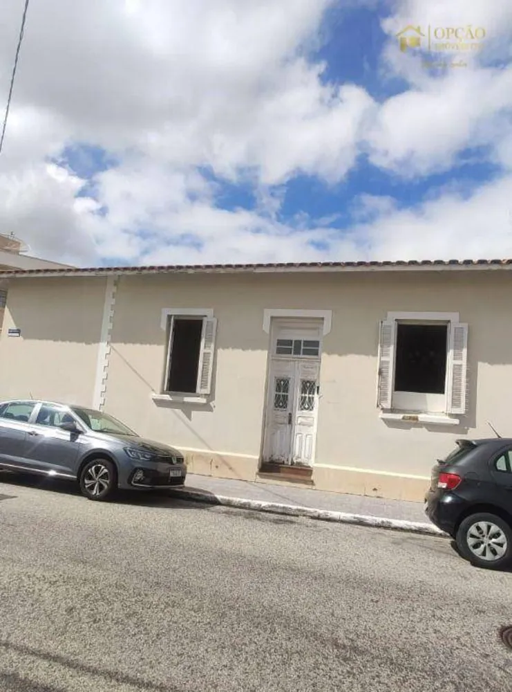 Casa, 3 quartos, 232 m² - Foto 1