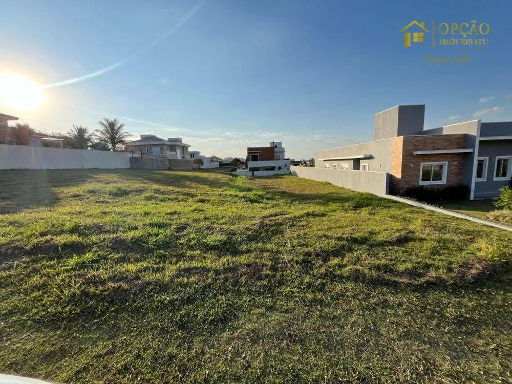 Loteamento e Condomínio, 700 m² - Foto 1