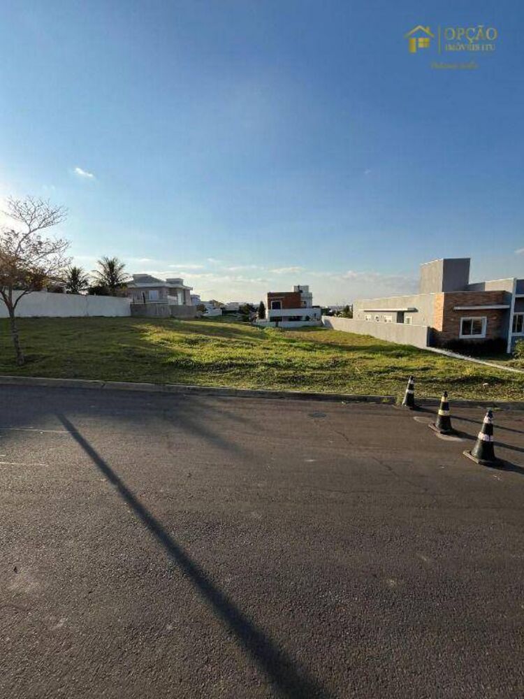 Loteamento e Condomínio, 700 m² - Foto 1