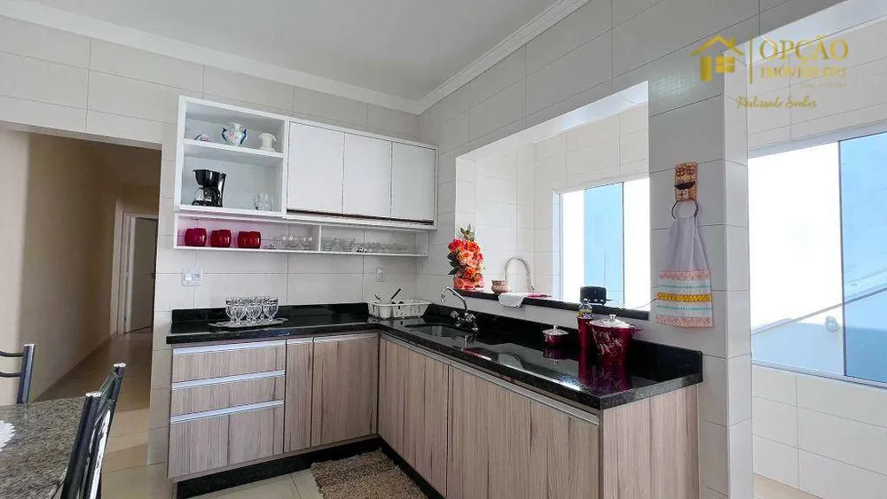 Casa, 3 quartos, 237 m² - Foto 4