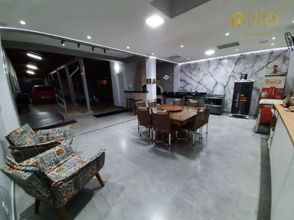 Casa, 3 quartos, 220 m² - Foto 1