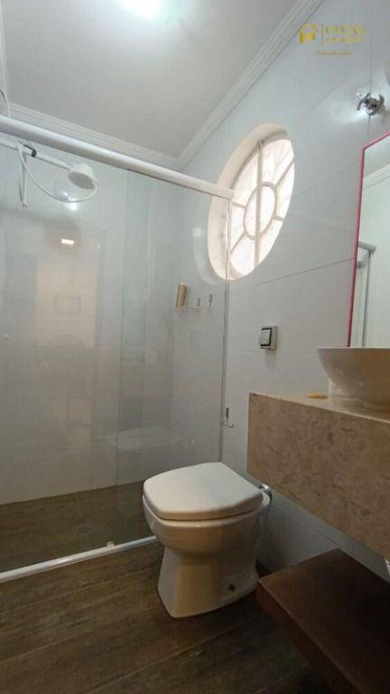 Casa, 4 quartos, 241 m² - Foto 2