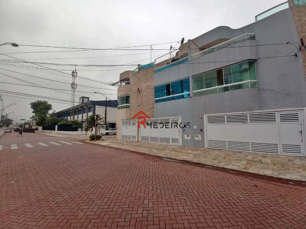 Sobrado, 3 quartos, 300 m² - Foto 1