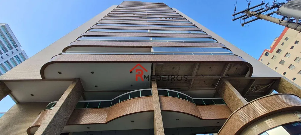 Apartamento, 3 quartos, 188 m² - Foto 1