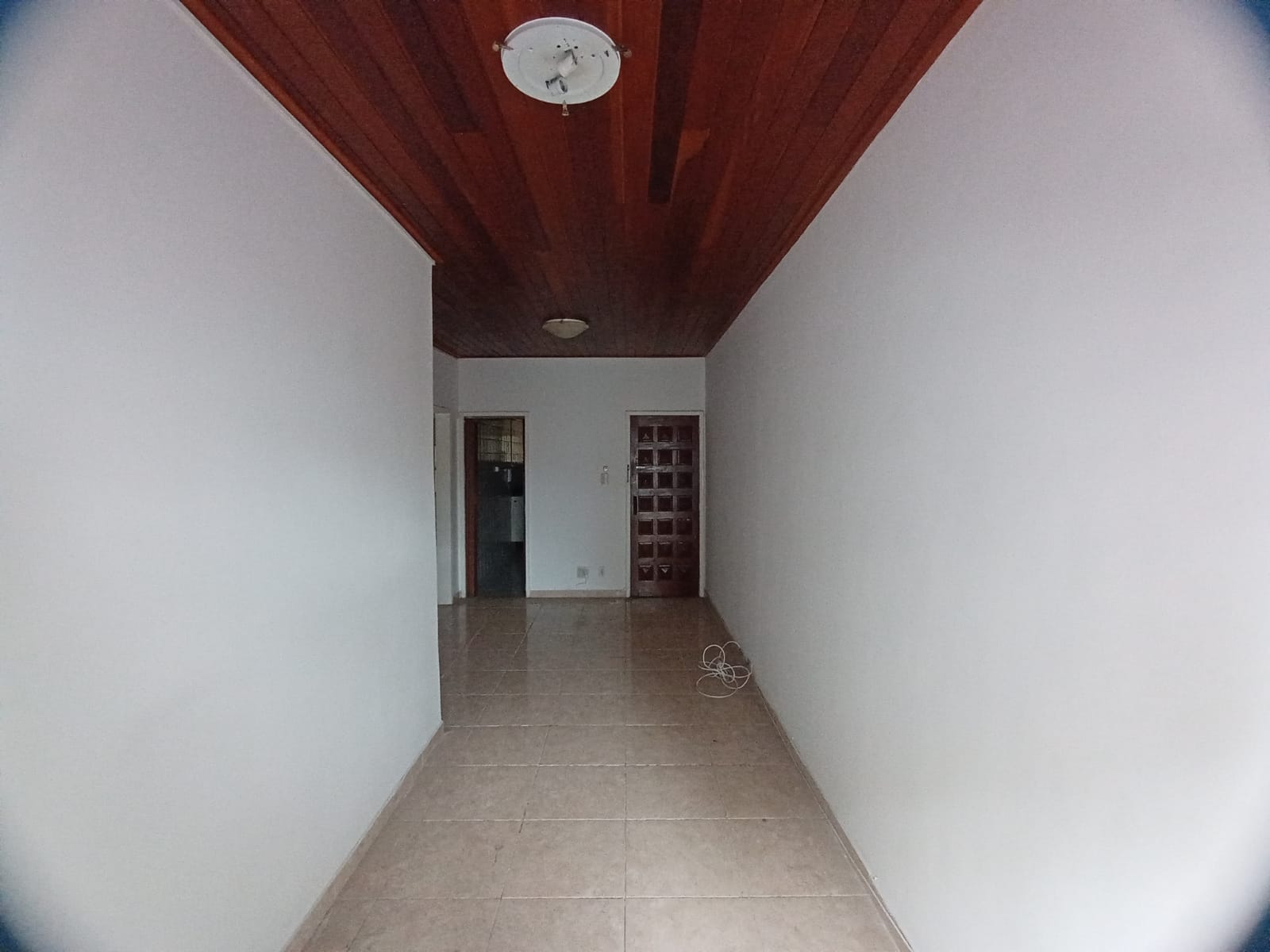 Apartamento à venda com 2 quartos, 70m² - Foto 2