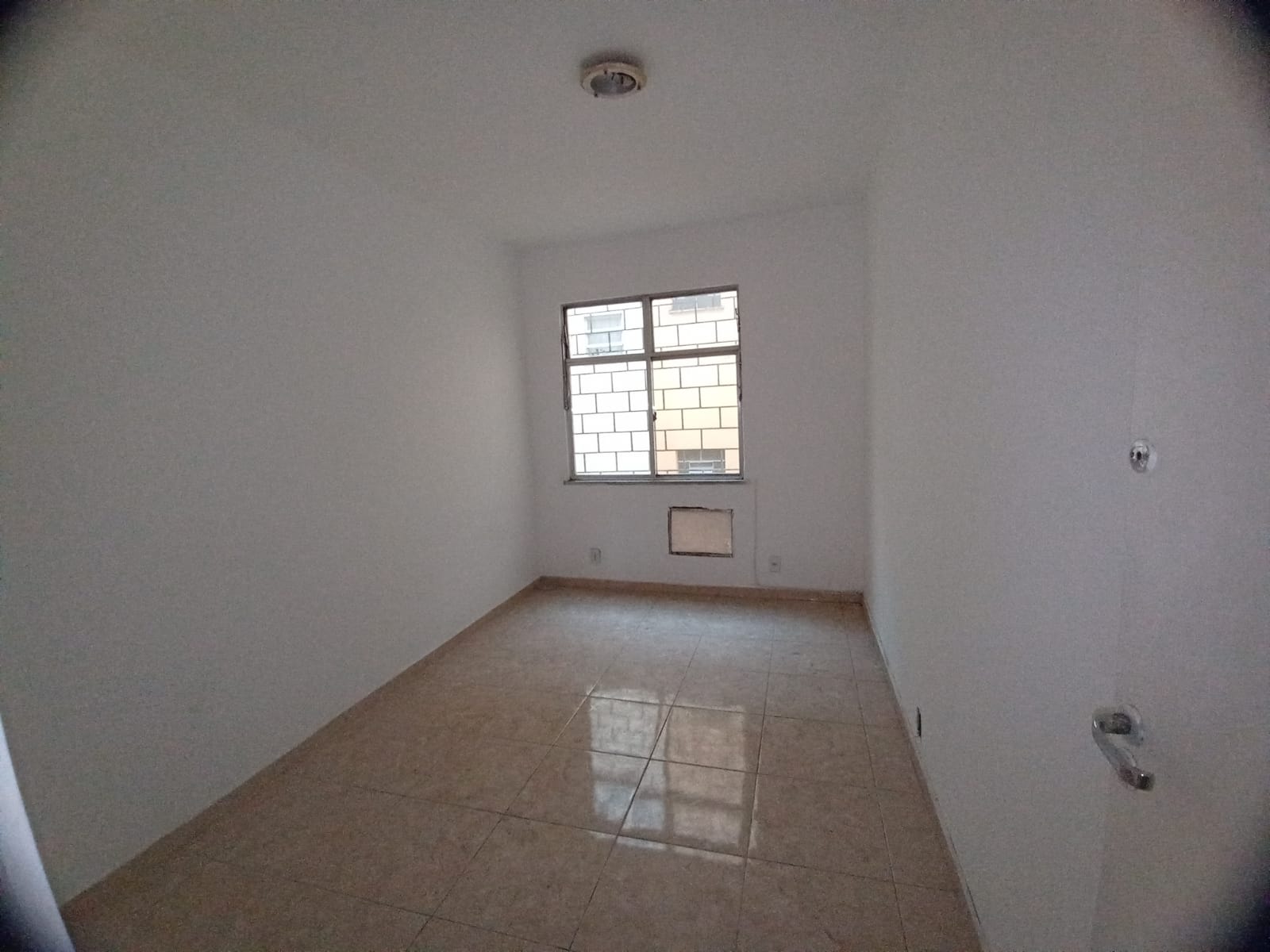 Apartamento à venda com 2 quartos, 70m² - Foto 11