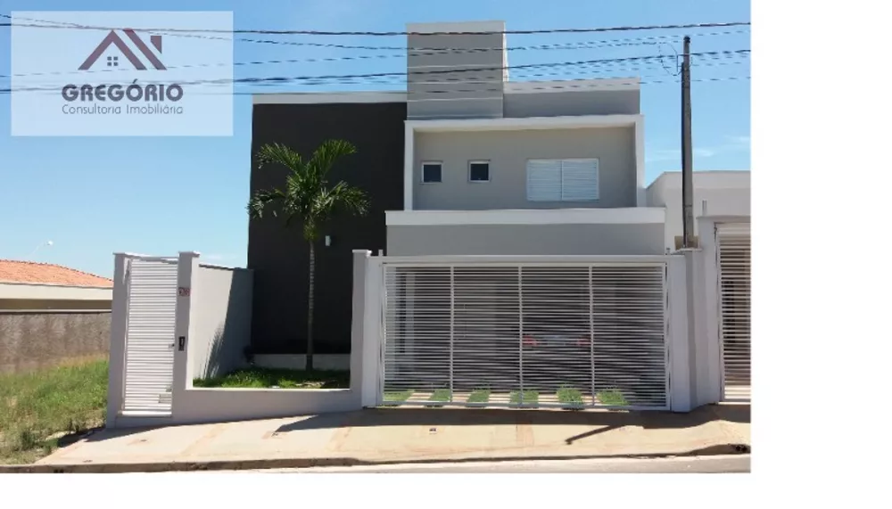 Casa à venda com 4 quartos, 320m² - Foto 1