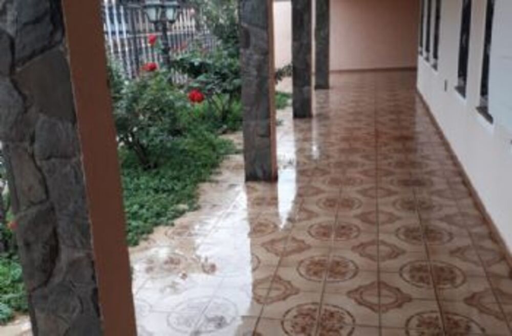 Casa à venda com 3 quartos, 287m² - Foto 1