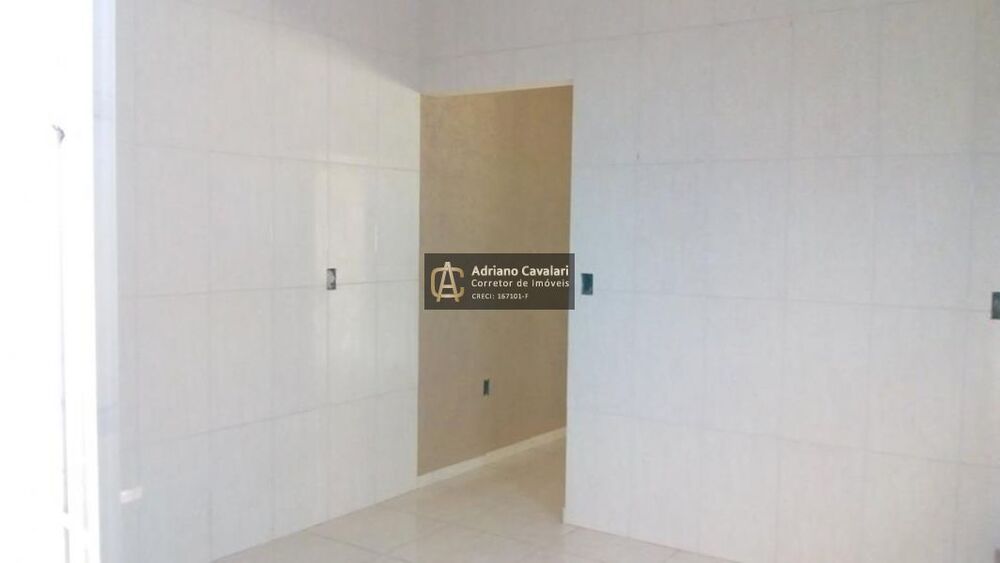 Casa à venda com 2 quartos, 100m² - Foto 2