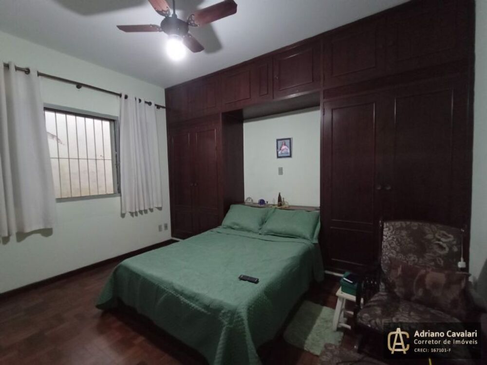 Casa à venda com 3 quartos, 220m² - Foto 3