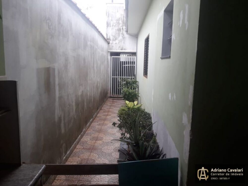 Casa à venda com 2 quartos, 220m² - Foto 2