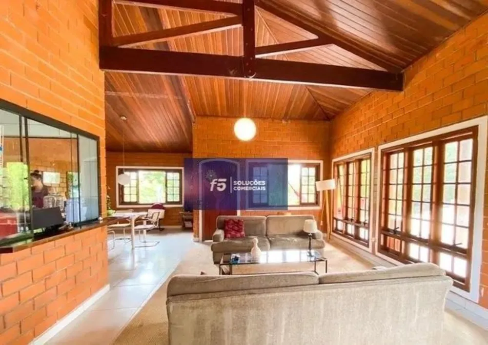 Casa, 4 quartos, 246 m² - Foto 1