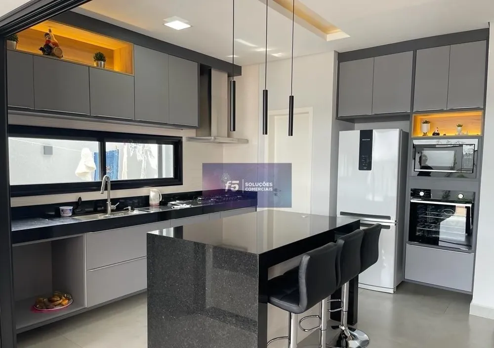 Casa, 3 quartos, 222 m² - Foto 2