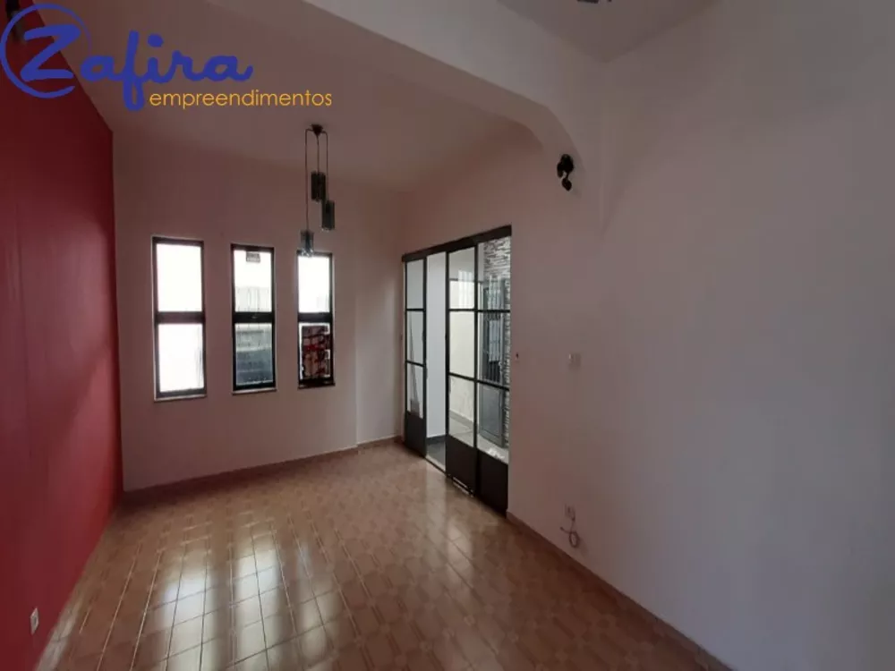 Casa à venda com 4 quartos, 121m² - Foto 2