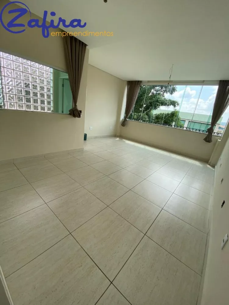 Casa à venda com 2 quartos, 140m² - Foto 1