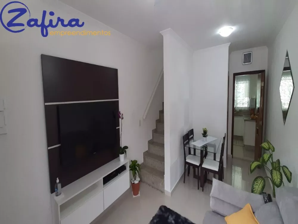 Casa à venda com 2 quartos, 63m² - Foto 2