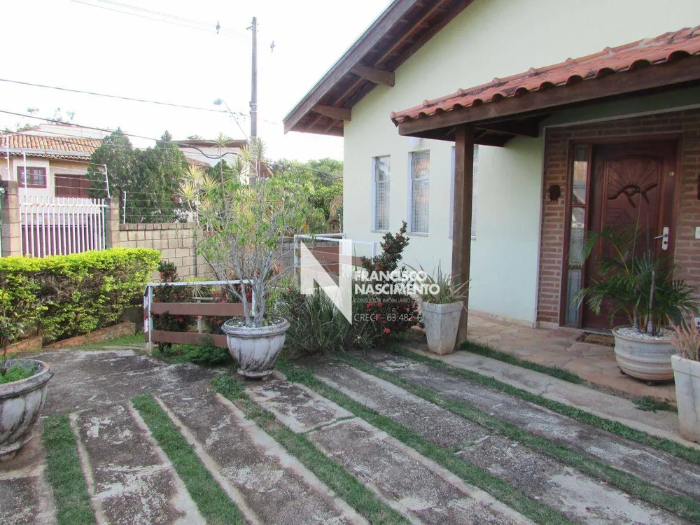 Casa, 3 quartos, 200 m² - Foto 1