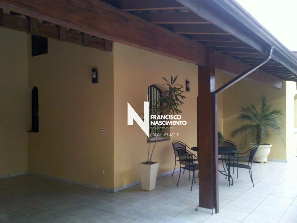 Casa, 3 quartos, 270 m² - Foto 1