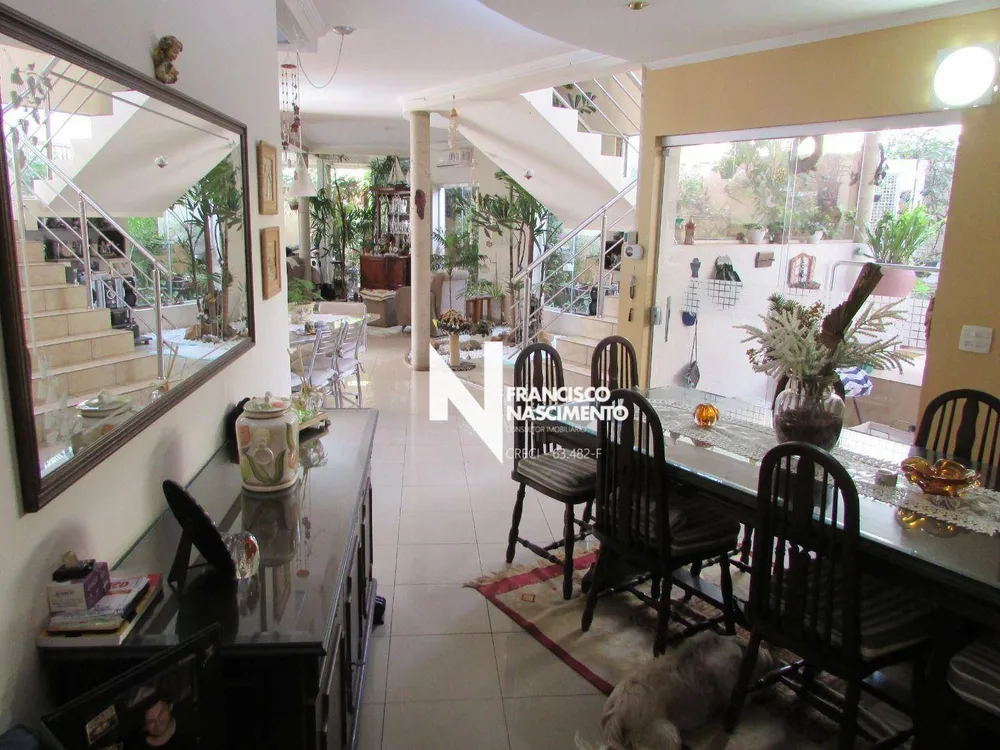 Sobrado, 4 quartos, 380 m² - Foto 1