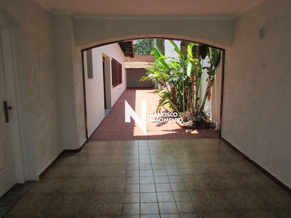 Casa, 4 quartos, 285 m² - Foto 4