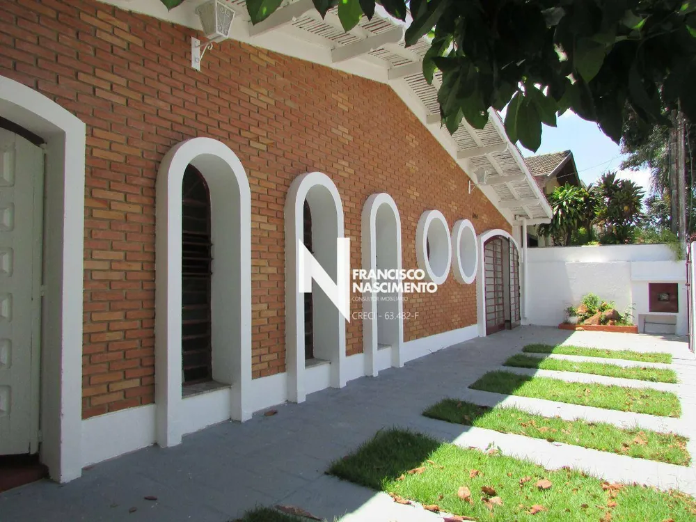 Casa, 4 quartos, 285 m² - Foto 1