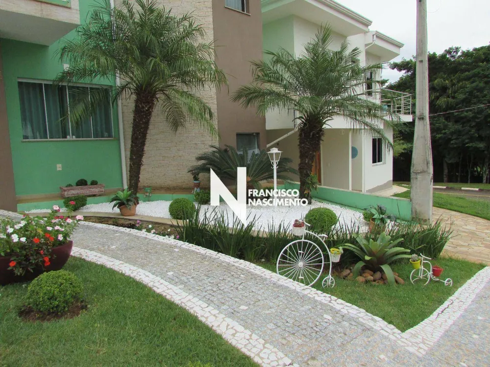 Sobrado, 3 quartos, 251 m² - Foto 1