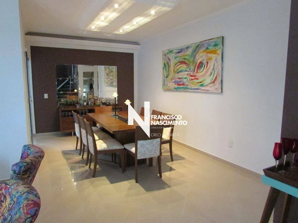 Sobrado, 3 quartos, 251 m² - Foto 2