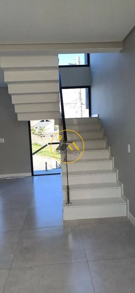 Casa, 3 quartos, 236 m² - Foto 1