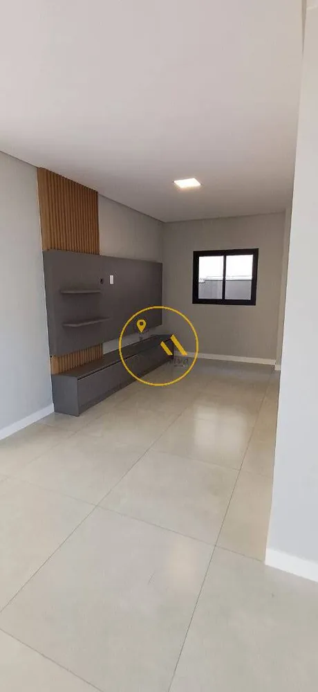 Casa, 3 quartos, 236 m² - Foto 2
