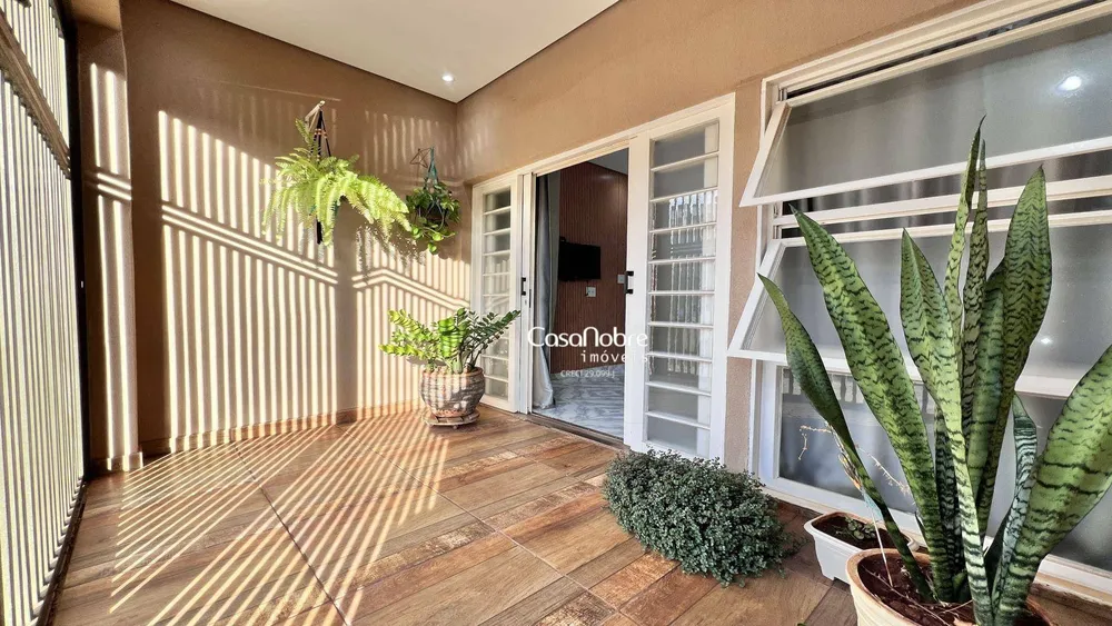 Casa, 3 quartos, 126 m² - Foto 1