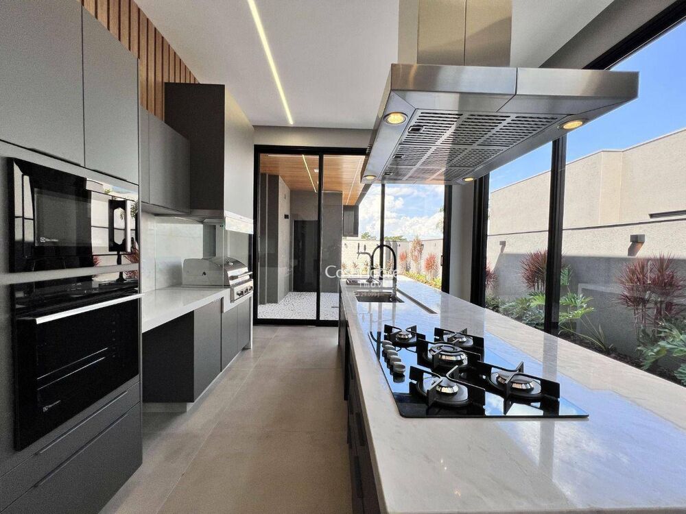 Casa de Condomínio à venda com 4 quartos, 262m² - Foto 3