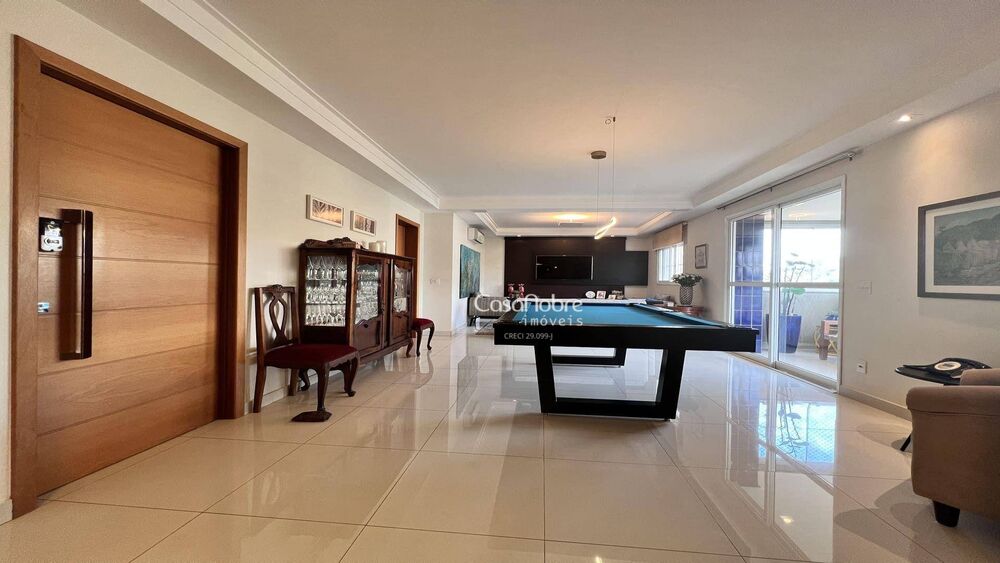 Apartamento, 3 quartos, 202 m² - Foto 1