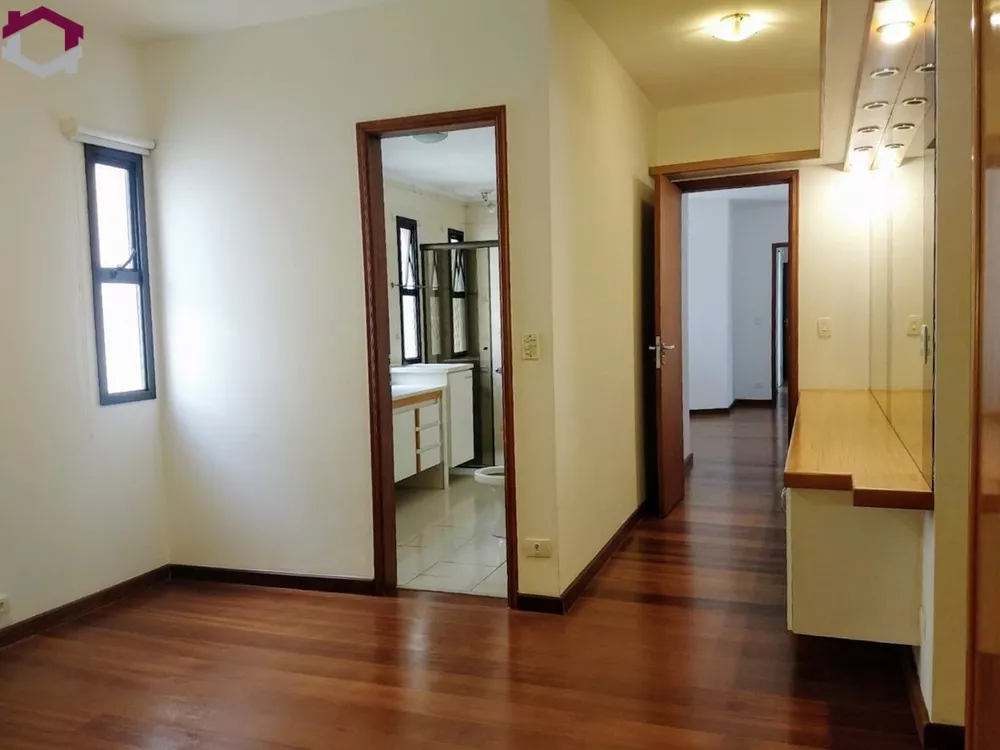 Apartamento à venda com 4 quartos, 200m² - Foto 2