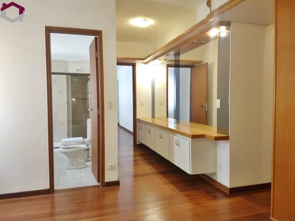 Apartamento à venda com 4 quartos, 200m² - Foto 1