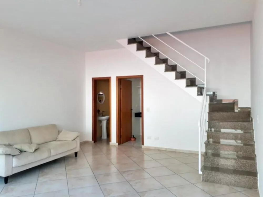 Casa à venda com 3 quartos, 150m² - Foto 1