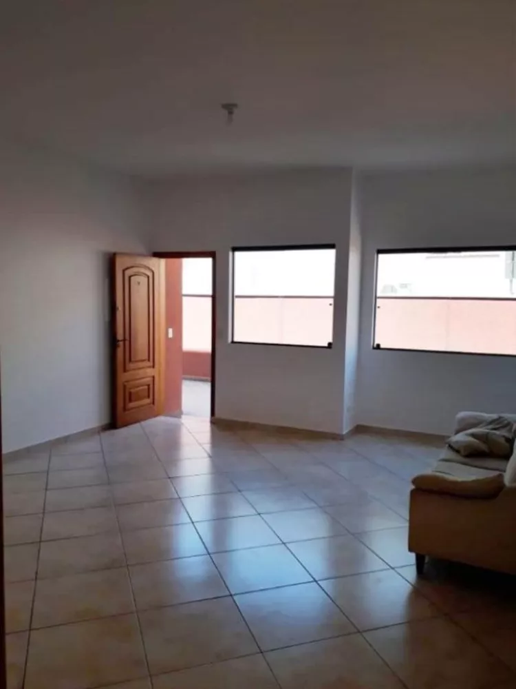 Casa à venda com 3 quartos, 150m² - Foto 2