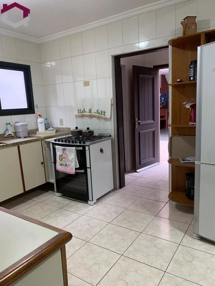 Casa à venda com 4 quartos, 298m² - Foto 17