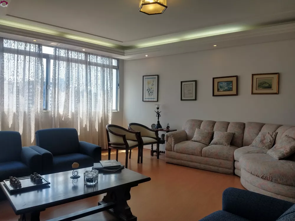 Apartamento à venda com 4 quartos, 185m² - Foto 2