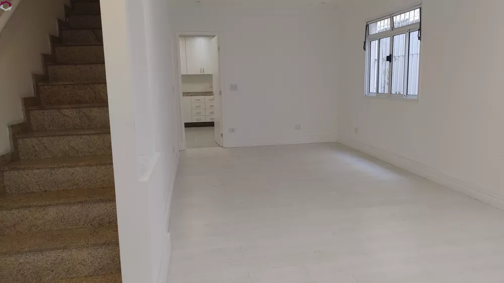 Casa à venda com 3 quartos, 196m² - Foto 2